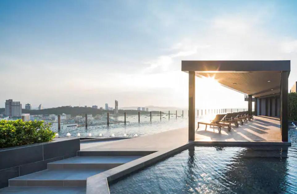 The Base Central Pattaya Quiet King-Bed With Infinity Pool & Free Netflix! Luaran gambar