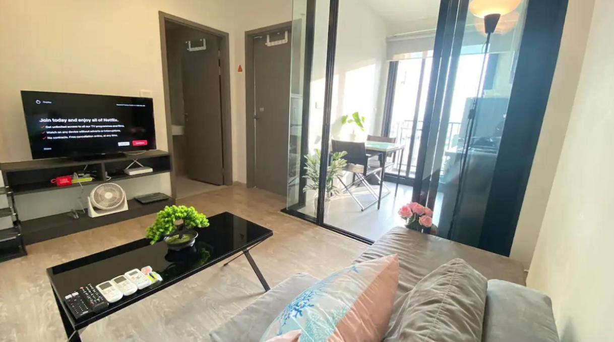 The Base Central Pattaya Quiet King-Bed With Infinity Pool & Free Netflix! Luaran gambar
