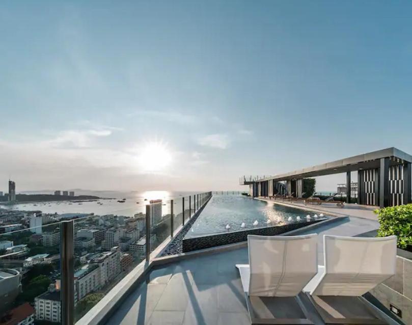 The Base Central Pattaya Quiet King-Bed With Infinity Pool & Free Netflix! Luaran gambar