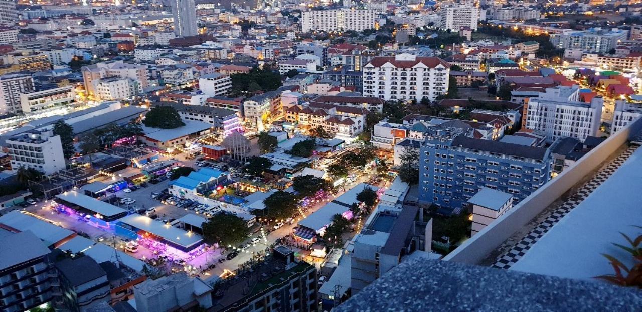 The Base Central Pattaya Quiet King-Bed With Infinity Pool & Free Netflix! Luaran gambar