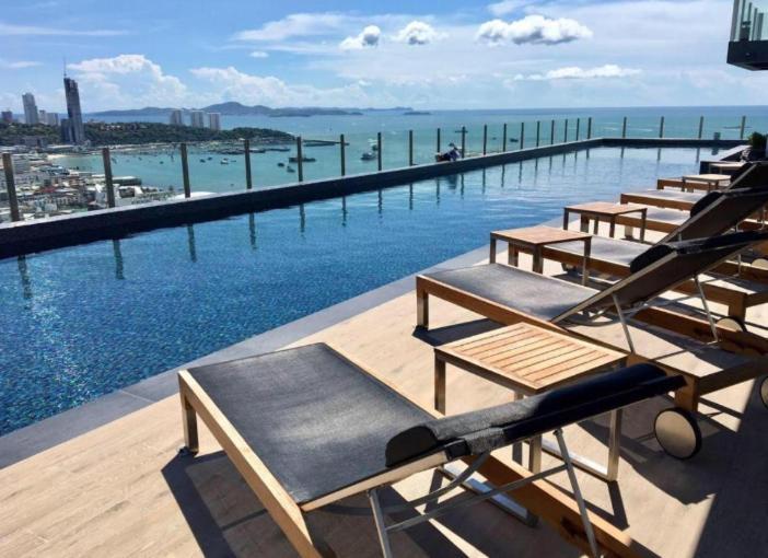 The Base Central Pattaya Quiet King-Bed With Infinity Pool & Free Netflix! Luaran gambar