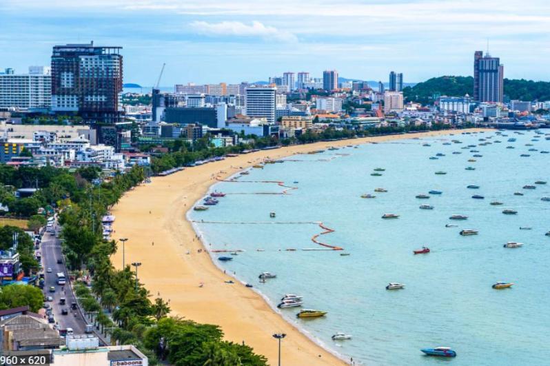 The Base Central Pattaya Quiet King-Bed With Infinity Pool & Free Netflix! Luaran gambar